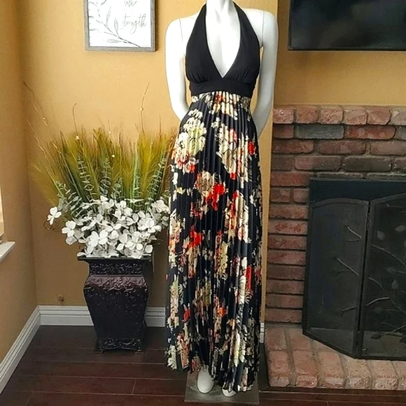 halter neckline midi dress Sylvie Linen Midi Halter Dress main image 0